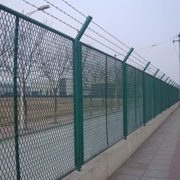 银川围山圈地防护网 宁夏双边护栏 公路可用 低碳钢丝材质